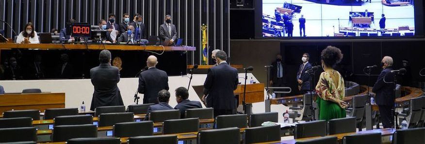 Câmara rejeita e arquiva PEC do voto impresso derrotando proposta de Bolsonaro