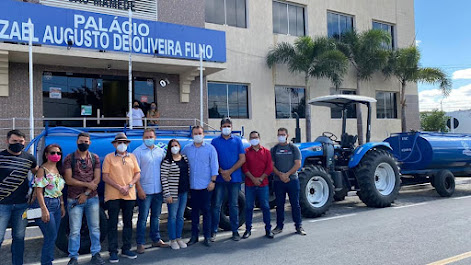 Prefeito Jefferson entrega mais implementos agrícolas no Ciranda de Serviços