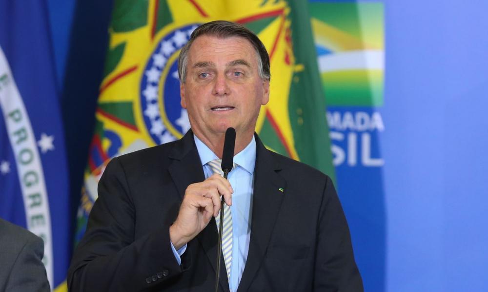 Bolsonaro recebe credenciais de cinco novos embaixadores no Brasil