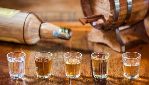 Lei de autoria do deputado estadual Adriano Galdino cria o dia estadual da cachaça paraibana