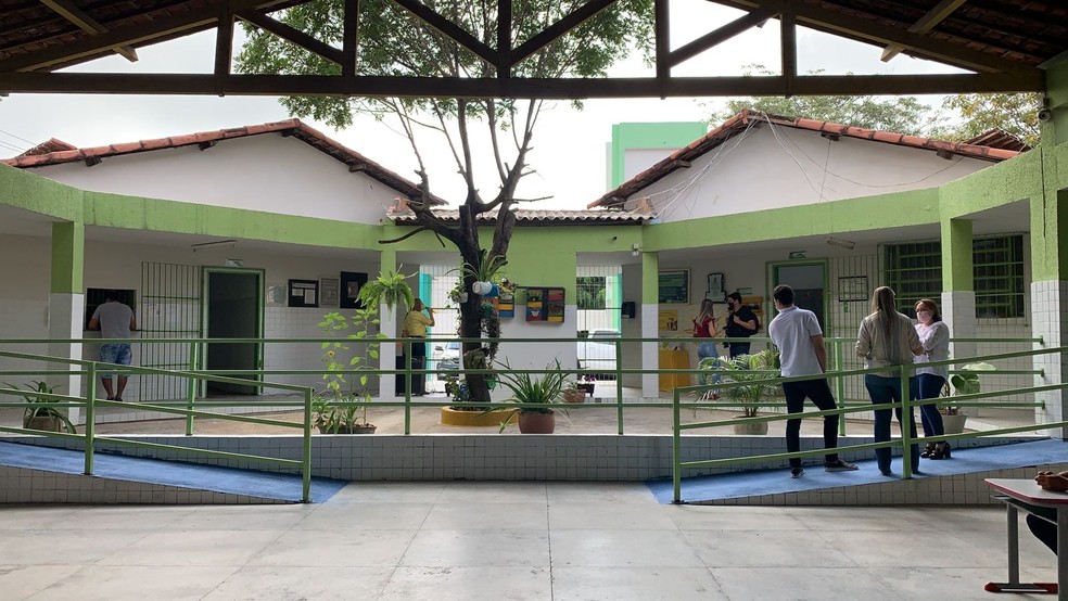 Aulas presenciais são retomadas em escolas públicas de Campina Grande, nesta segunda (20)