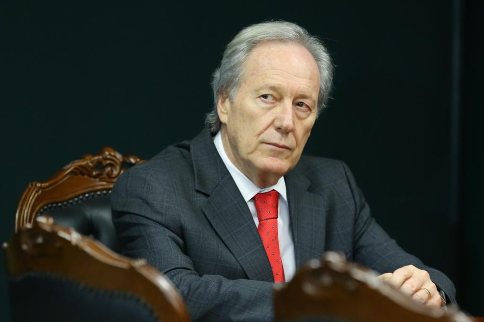 Ministro Ricardo Lewandowski do STF autoriza estados a vacinar adolescentes contra covid-19