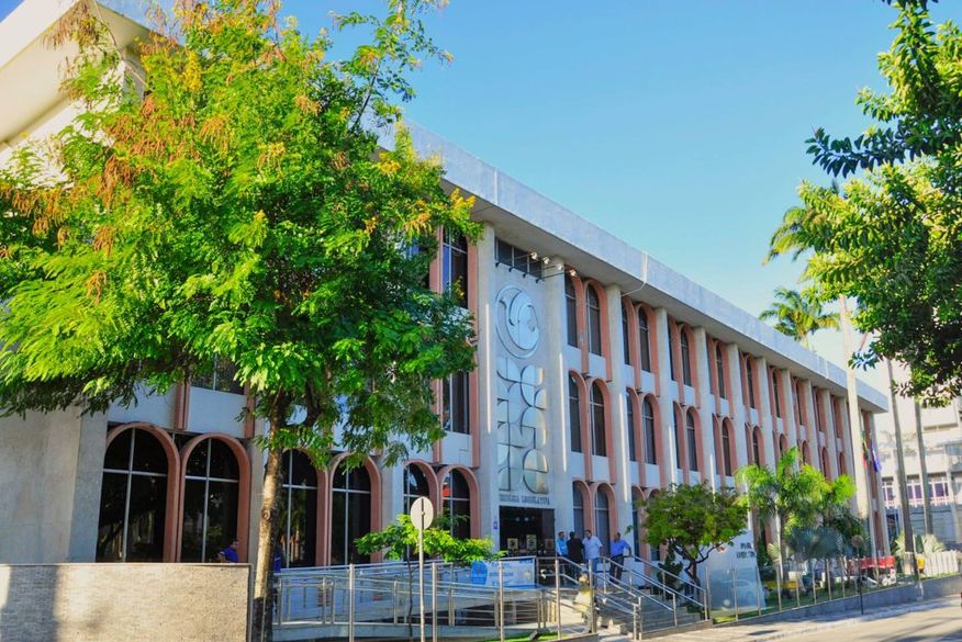 Assembleia suspende sessões presenciais após Cabo Gilberto se recusar a tomar vacina contra Covid-19