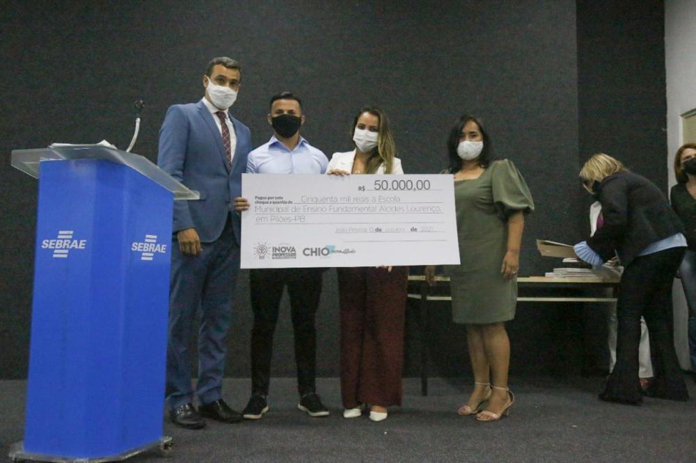 Sessão solene da ALPB premia docentes por práticas inovadoras durante pandemia